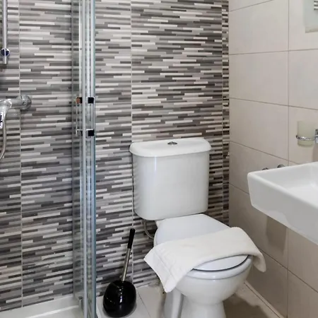 Saint Julian - Lovely With Terrace - Cityapartmentstay *