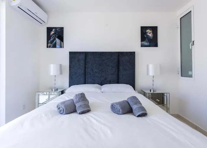 Saint Julian - Lovely With Terrace - Cityapartmentstay アパート