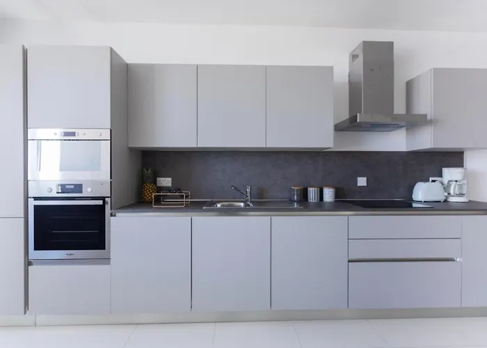 Saint Julian - Lovely With Terrace - Cityapartmentstay アパート Saint Julian's